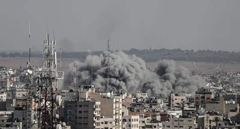 Bad weather has reportedly delayed the invasion as it hampers Israeli air support
