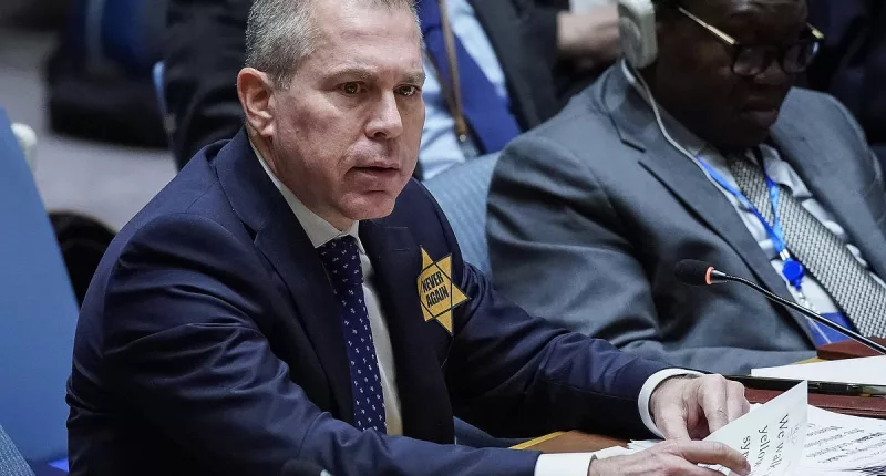 Israel's ambassador to the UN wears Nazi-era yellow star