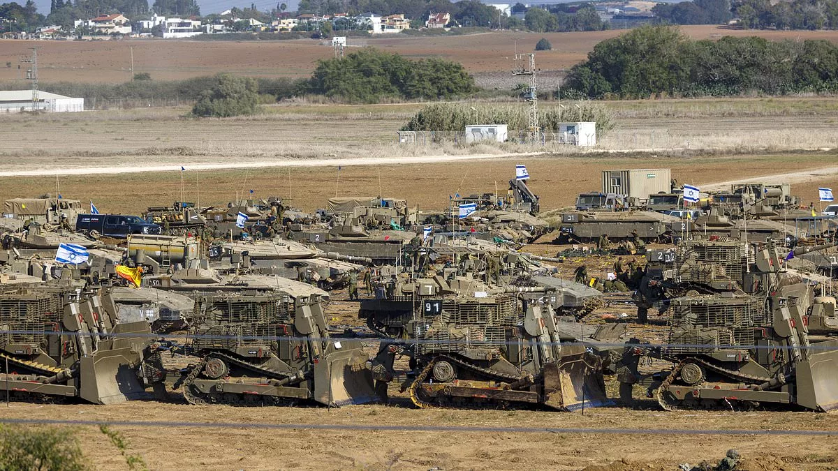 Israel's bulldozers will roll into Gaza followed by 'chariot' tanks