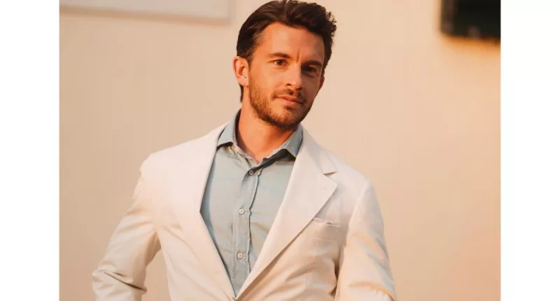 Jonathan Bailey Siblings