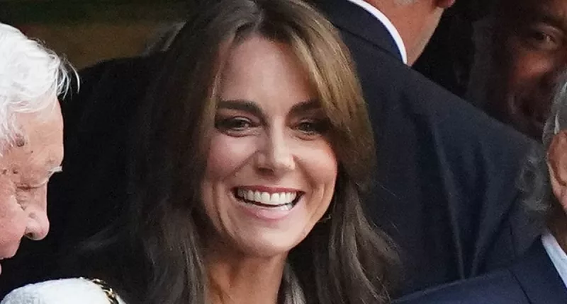 Kate Middleton cheers on England in Rugby World Cup quarter-final