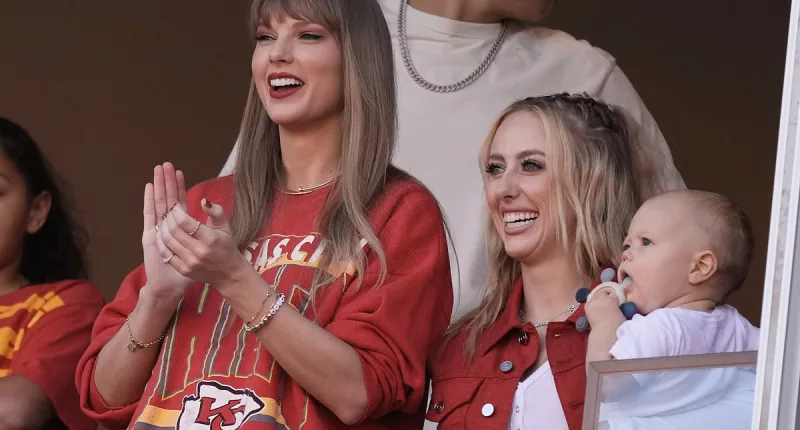 Kelce is NOT playing better with Swift at games, says Cowboys' Parsons