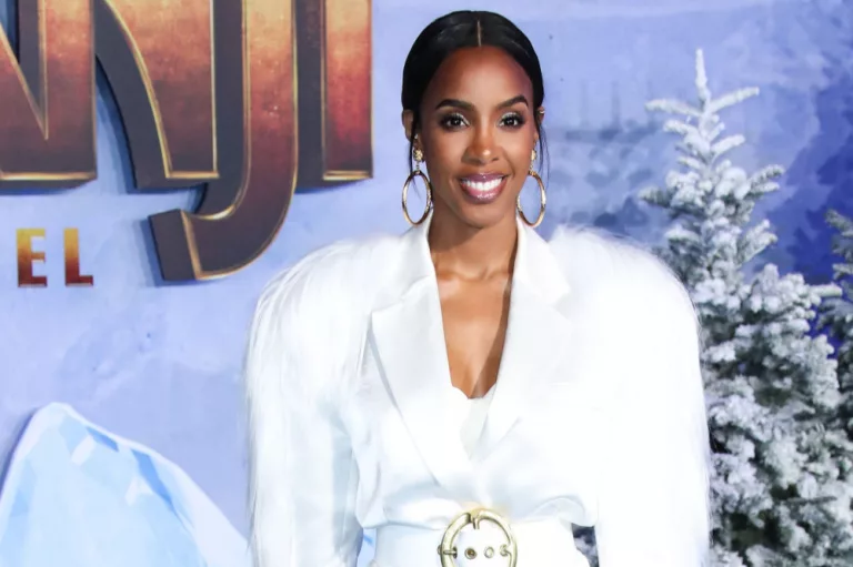Kelly Rowland discusses Destiny’s Child reunion for 25th anniversary: ‘There’s so much energy!’