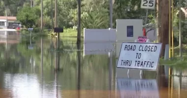 Lake County residents prepare homes after St. Johns River hits moderate flood stage
