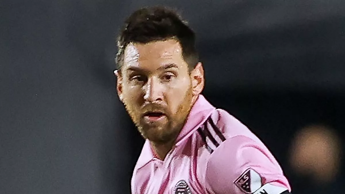 Lionel Messi STARTS for Inter Miami in final game of the MLS season