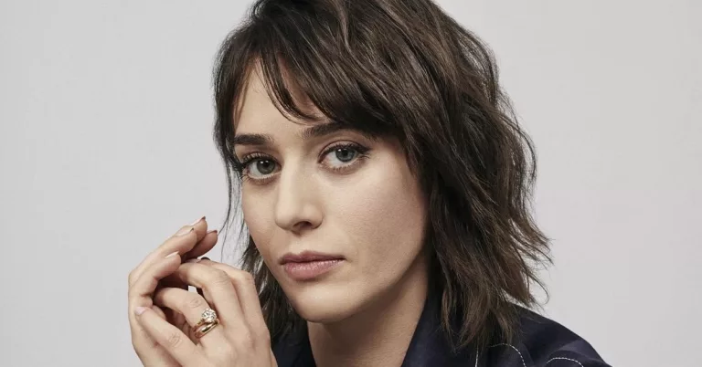 Lizzy Caplan Health 2023: Weight Loss Before And After