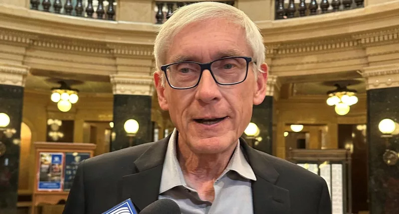 Man accused of bringing guns to Wisconsin Capitol now free on signature bond