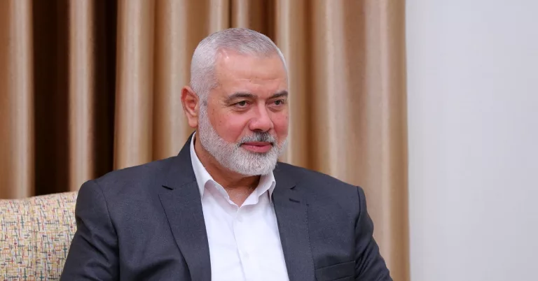 Meet Hamas Leader Ismail Haniyeh Amal Haniyeh And Kids