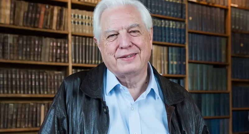 Minister Grant Shapps slams BBC's John Simpson over Hamas 'Nazis' blog