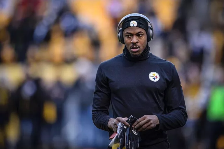 NFL Artie Burns Brother: Who Are Thomas And Jordan Burns?