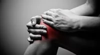 Effective Home Remedies to Alleviate Knee Pain | Stock Photo