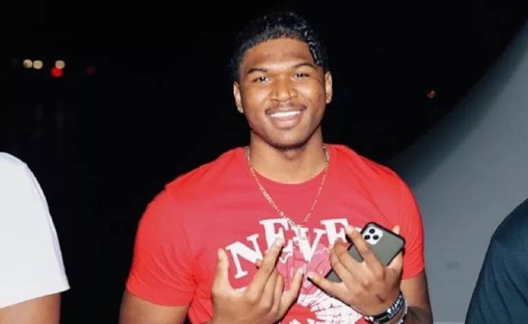 QB Taisun Phommachanh Parents: Father Sam Mother Jasmine