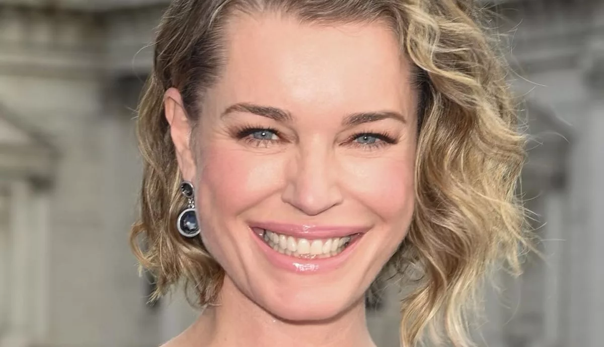 Rebecca Romijn Sister