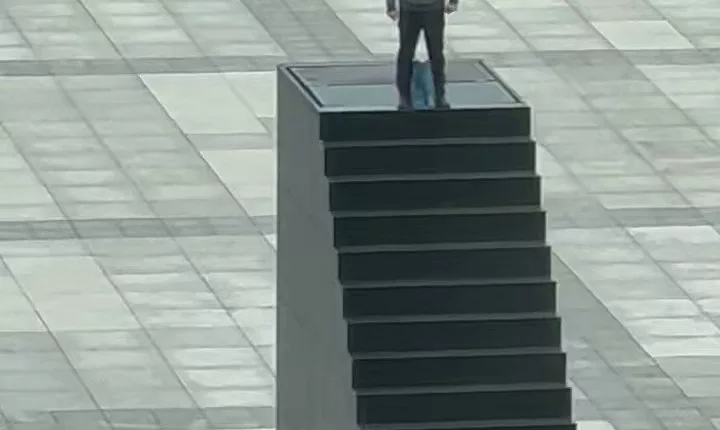 The man who is allegedly threatening to blow himself up