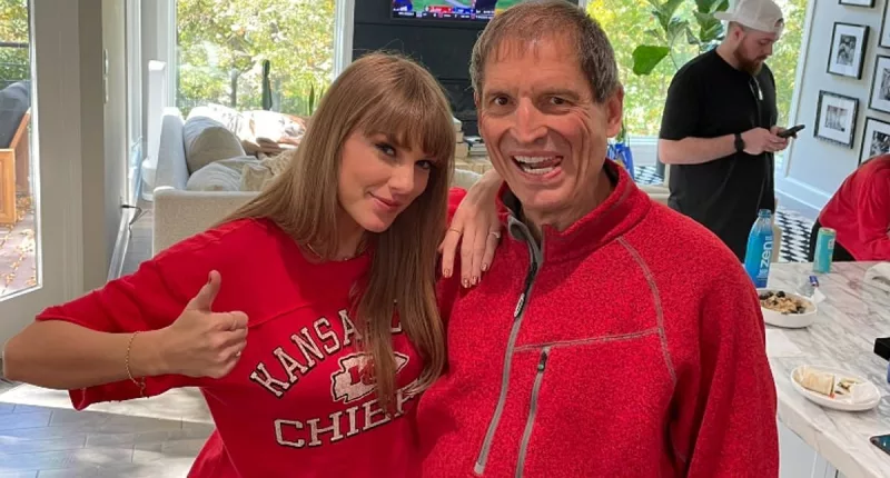 Taylor Swift shares snap of herself at boyfriend Travis Kelce's HOUSE