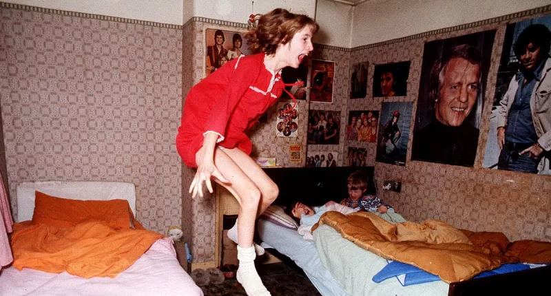 The Enfield poltergeist girl jumped, says photographer