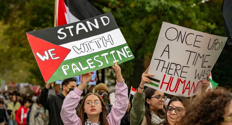 Thousands of anti-Israel protesters clash with police in Brooklyn