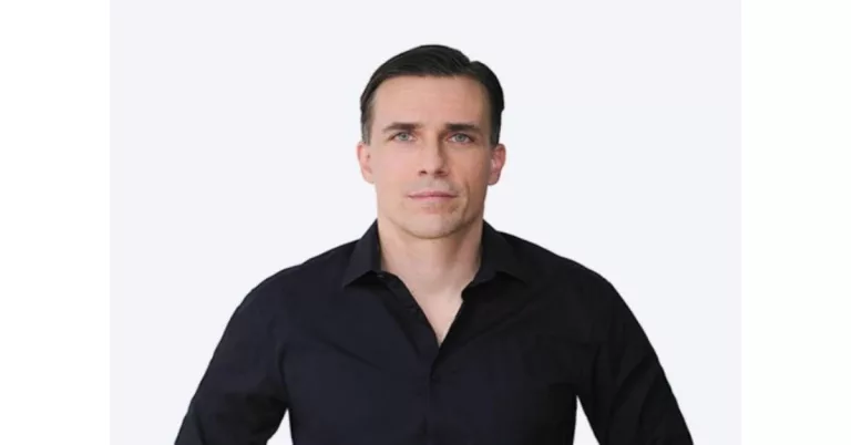 Tristan Snell Wife: Is American Advocate Married? Family