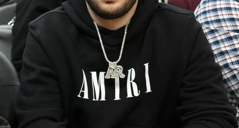 Adin Ross was kicked out of TwitchCon over the weekend and many believed it was over merch of Twitch's biggest competitor