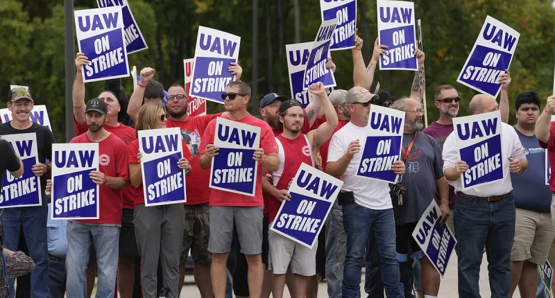 UAW agrees to 'tentative' contract deal with Ford after 6-week strike