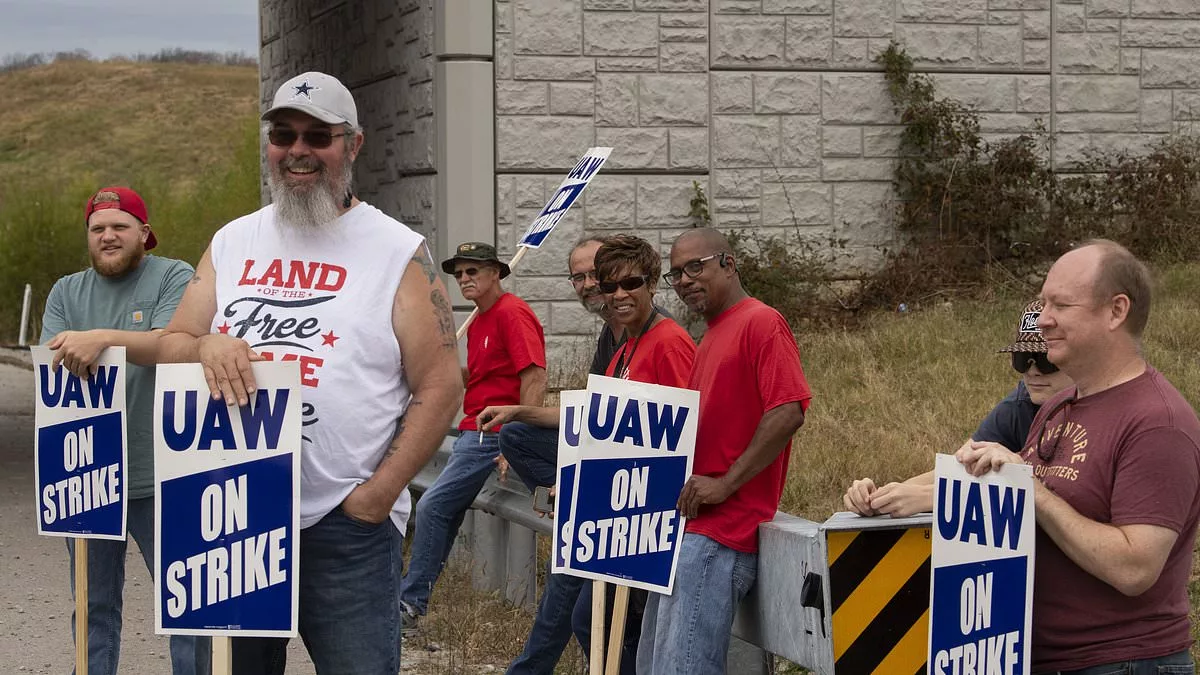 UAW reaches deal with General Motors to end auto workers strike