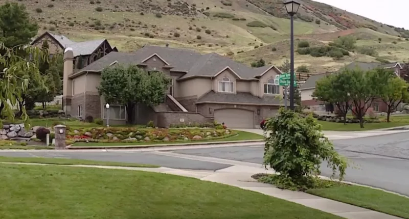 A Draper resident witnessed the chilling moment right on her front yard