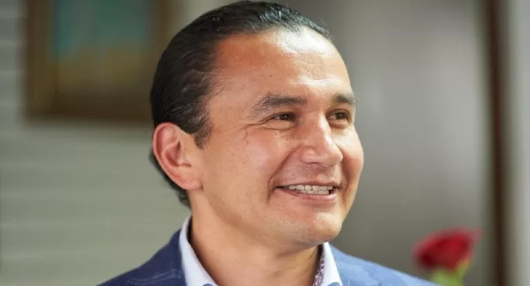 Wab Kinew Parents: Father Tobasonakwut & Kathi Avery Kinew