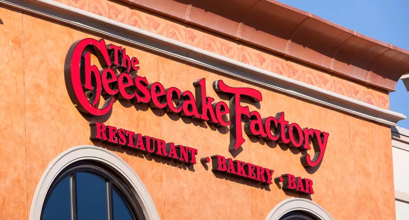 Woman refuses to get out the car for date at The Cheesecake Factory