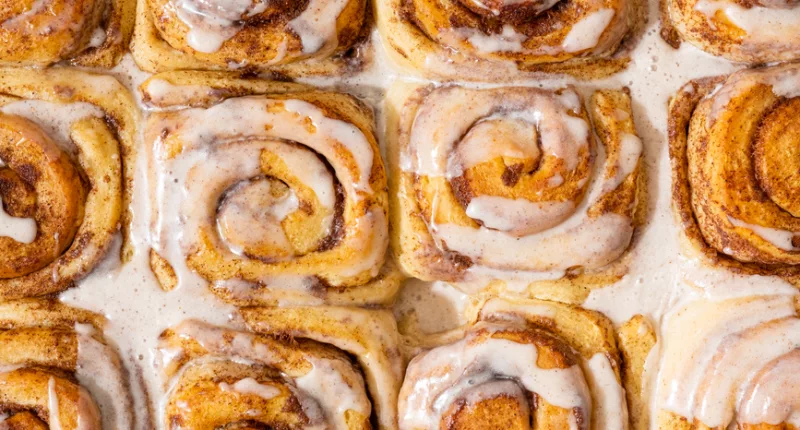 5 Easy-To-Make Anti-Inflammatory Vegan Cinnamon Roll Recipes That Scream ‘Cozy Season’