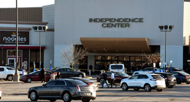 A pregnant woman who was put on life support after a Missouri mall shooting has died, police say