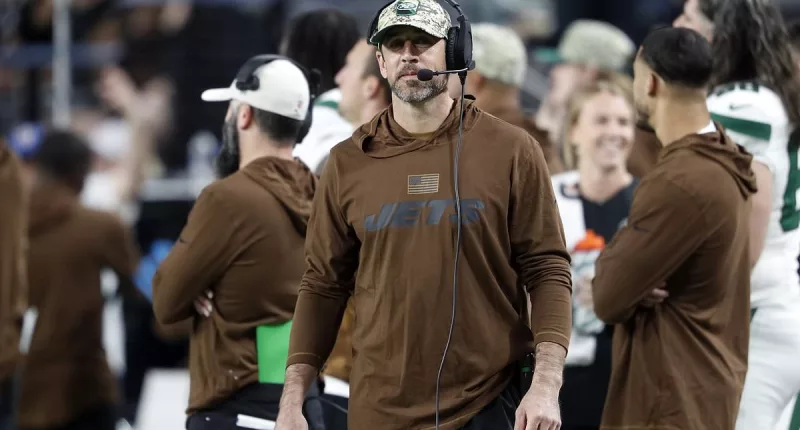 Aaron Rodgers is planning to return to the field in mid-DECEMBER
