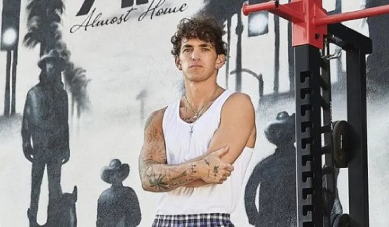 Alex Fine Ethnicity: Caucasian Or Mixed? Religion Origin