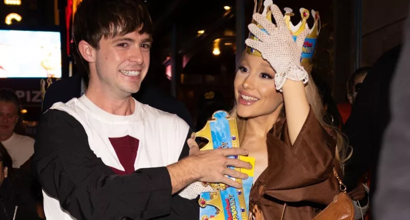 Ariana Grande and pals mobbed by fans as they support ‘boyfriend’ Ethan Slater on Broadway