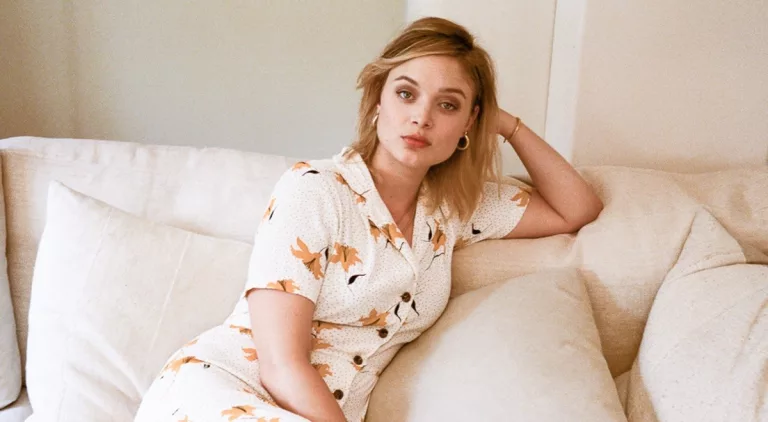 Bella Heathcote Parents: Father Robert Heathcote And Mother