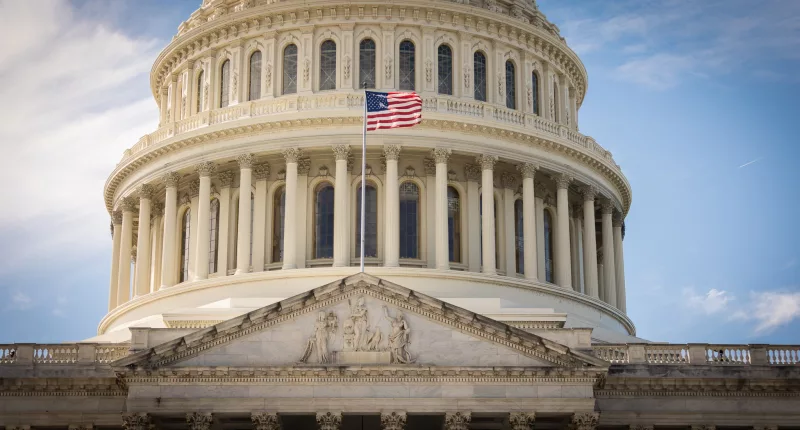 Criminals who crashed stolen car into Capitol barricade captured, had automatic-capable gun: police