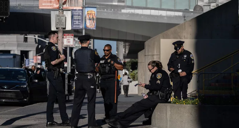 Czech news crew covering APEC in San Francisco robbed, reports say
