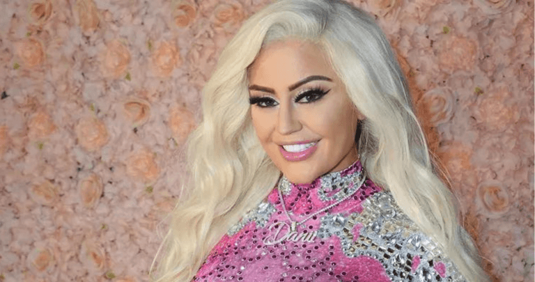 Danii Banks Flash Video NFL Stadium Twitter