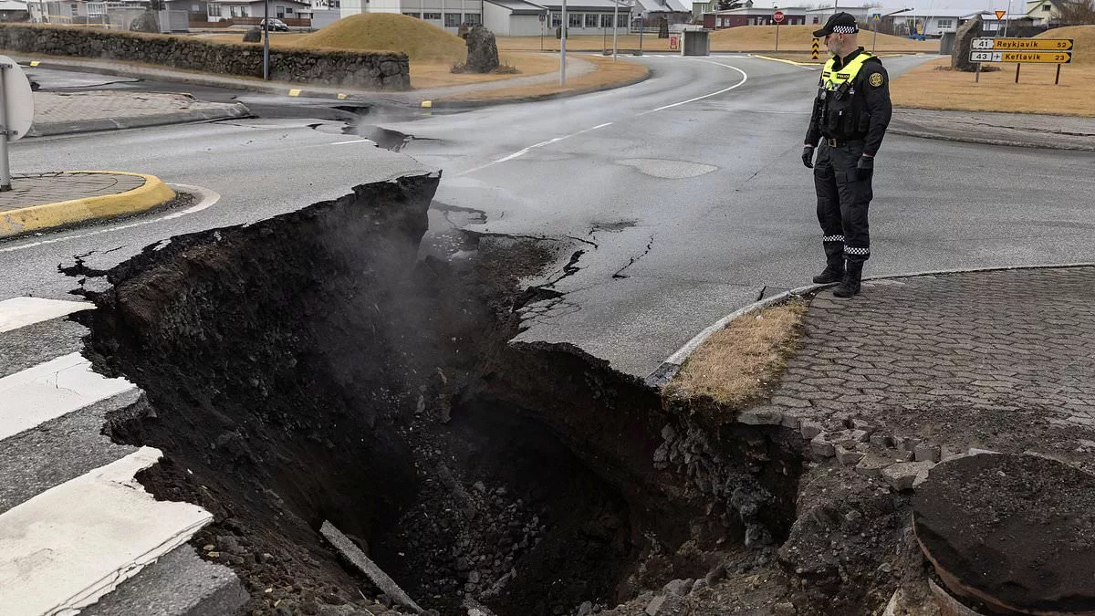 David Jones on the '12ft chasm' caused by the Iceland volcano