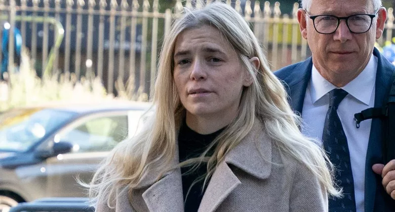 De Niro's CHILD accused of sending his ex-assistant vile text