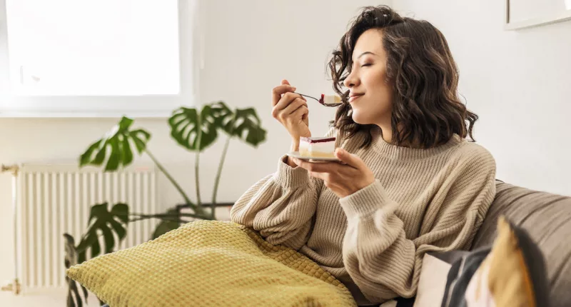 Dietitians Want You To Know: It’s Okay to Eat When You’re Not Hungry. Here’s Why