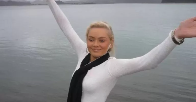 Emily Longley Parents: Father Mark And Mother Caroline