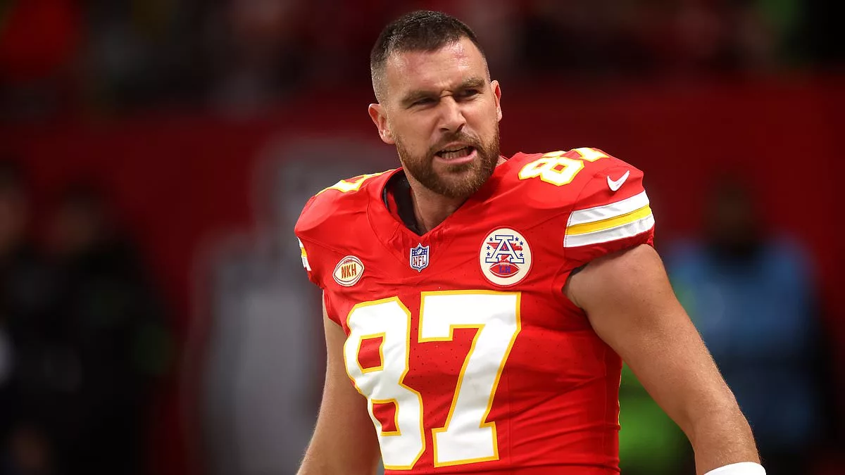 Fans troll Travis Kelce with memes and comments after slow performance