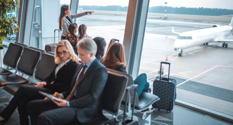 Former FBI agent warns about heightened danger amid holiday travel 'chaos'