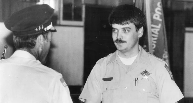 Former Illinois police chief relives late-night 'ambush' by Chicago gangster who left him for dead: audio