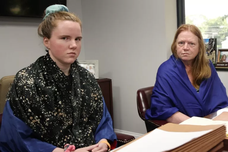 Gilgo Beach Murder Suspect Rex Heuermann's Estranged Wife Makes First Appearance in Court Since His Arrest