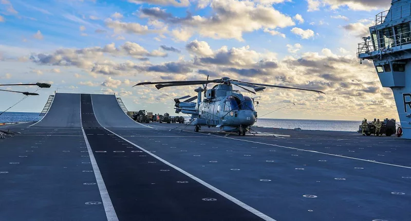 HMS Prince of Wales: F-35s in 'BEAST' mode, US Marine Ospreys on deck