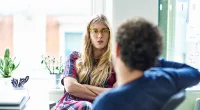 How To Emotionally Detach From Any Type of Relationship—And When You Absolutely Should