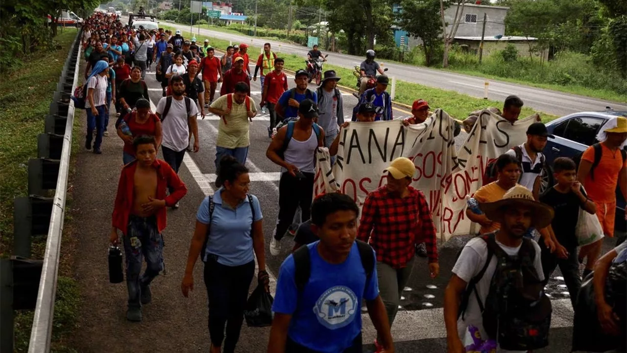 Hundreds leave Tapachula, Mexico to join thousands in massive migrant caravan heading for US