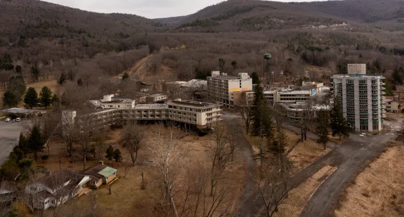 Nevele Grande was built in 1901 by famous hotelier Charles Slutsky
