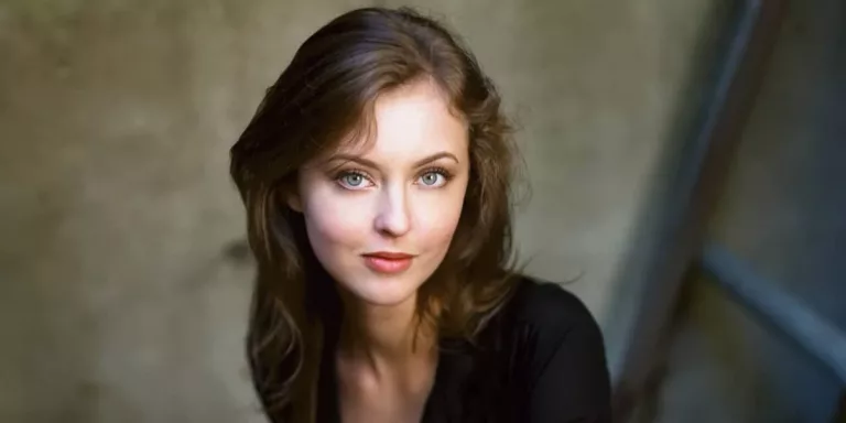 Katharine Isabelle Husband: Is She Married In 2023? – Model Fact